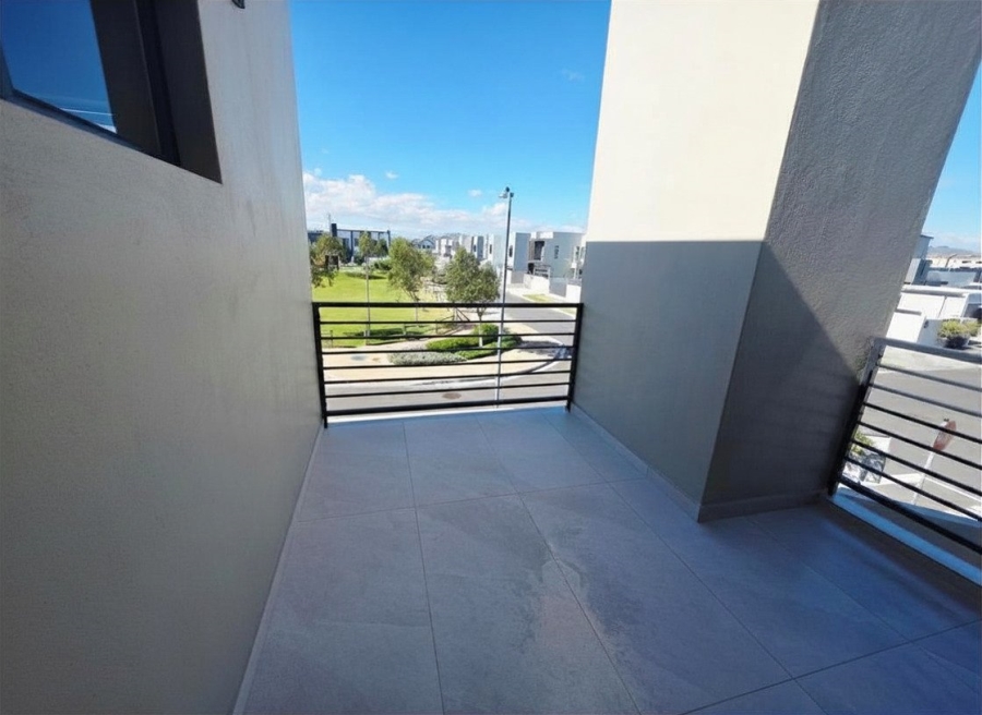 4 Bedroom Property for Sale in Sandown Western Cape